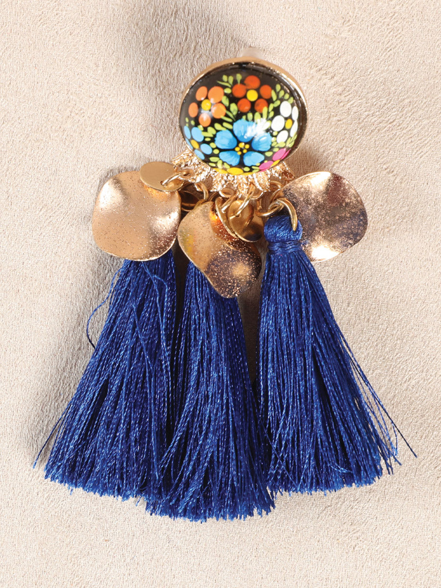 Pendientes artesanales pintados a mano en hilo de madera y seda azul rey 602155