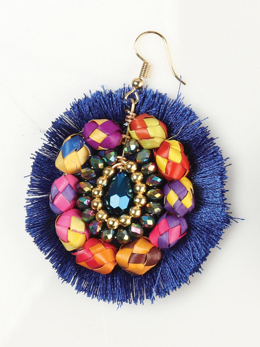 Pendientes artesanales hechos a mano de hilo de palma y seda azul rey 603252