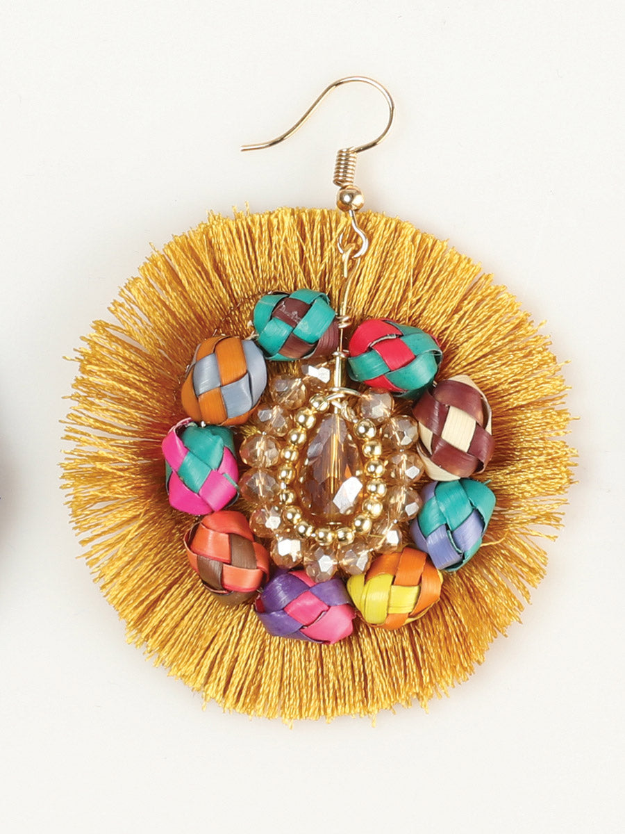 Pendientes artesanales de hilo de palma y seda dorados 603250